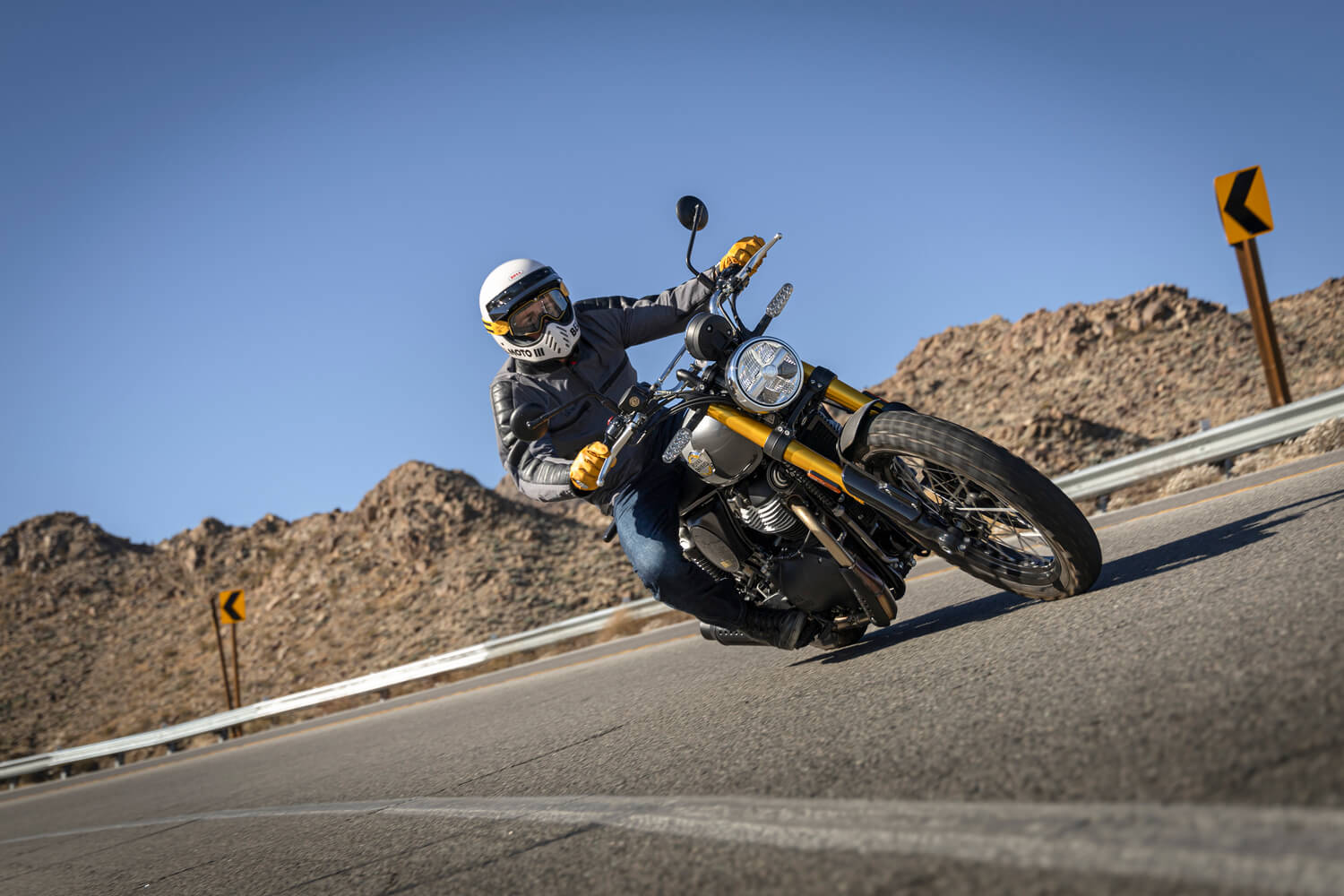 Location Royal Enfield Bear 650 Nice